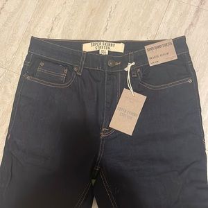 mens super skinny jeans.